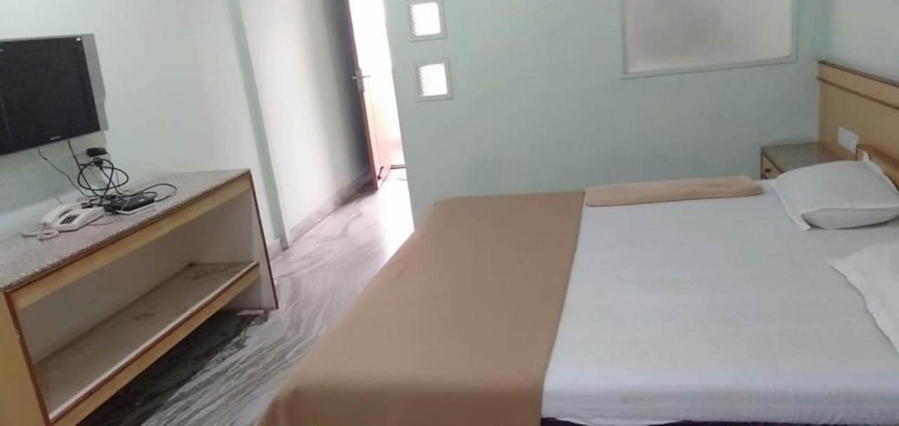 Iroomz Hoysala Residency Bellary Exteriér fotografie