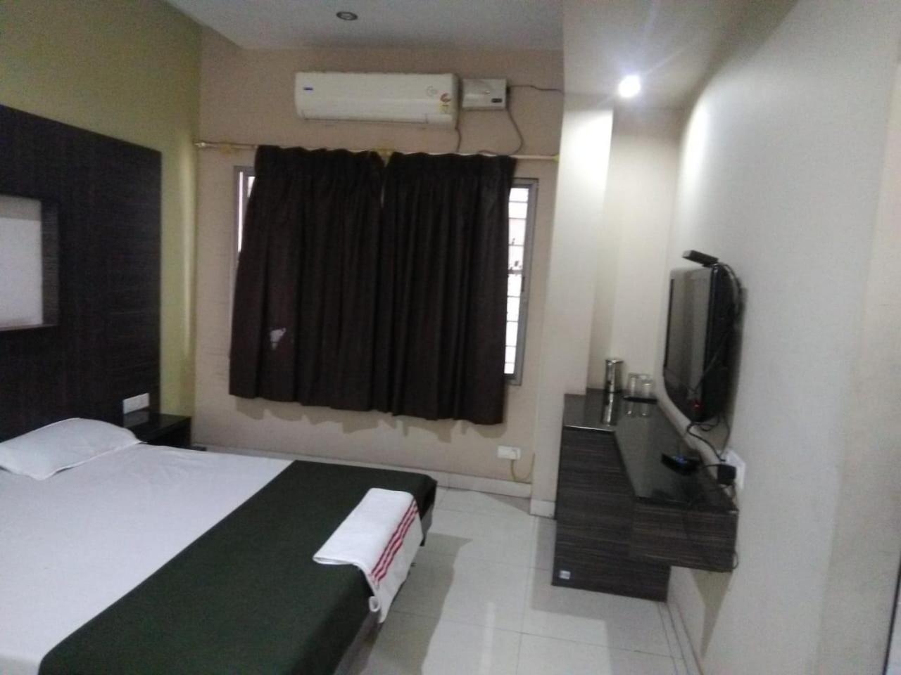 Iroomz Hoysala Residency Bellary Exteriér fotografie